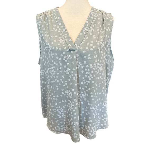 Floral Sleeveless Top - Gray - Picture 1 of 5